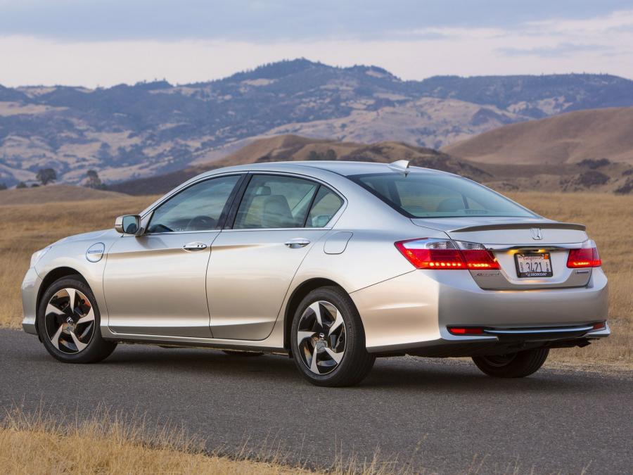  Honda Accord PHEV 2013 года  (фото 15 из 28)